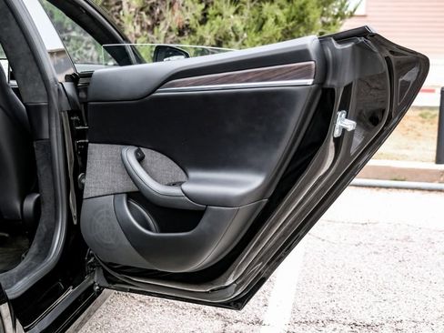 Used 2022 Tesla Model S Base image 50