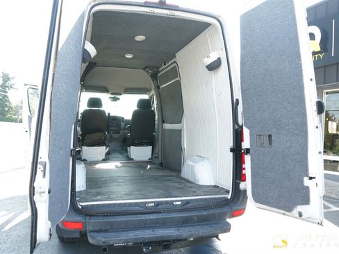 Used 2014 Mercedes-Benz Sprinter 2500 image 6