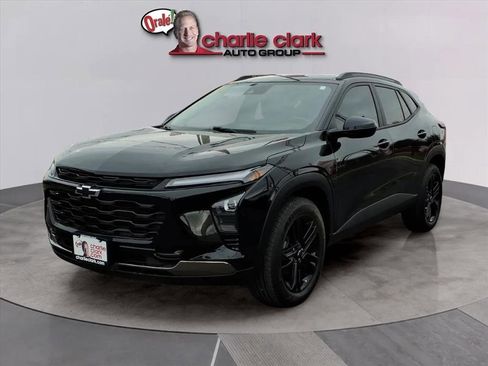 Used 2024 Chevrolet Trax ACTIV w/ Sunroof Package image 1