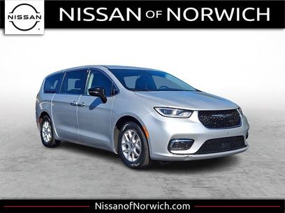Used 2024 Chrysler Pacifica Touring-L