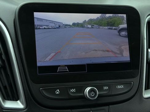 Used 2023 Chevrolet Malibu LT FWD image 19
