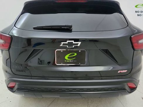 Used 2025 Chevrolet Trax RS w/ Driver Confidence Package FWD image 12