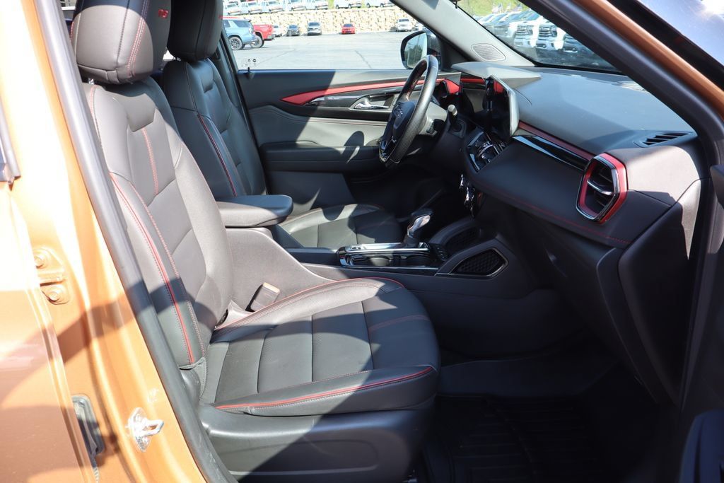 Used 2024 Chevrolet TrailBlazer RS w/ Driver Confidence Package AWD/4WD image 18
