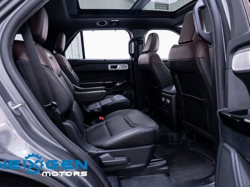 Used 2023 Ford Explorer Platinum w/ Technology Package image 48