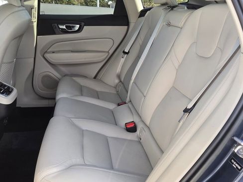 Used 2022 Volvo XC60 B5 Inscription w/ Protection Package Premier image 19