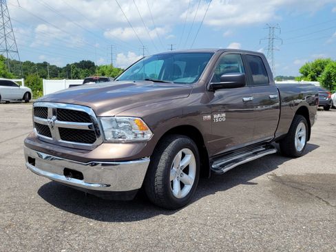 Used 2018 RAM 1500 Classic SLT AWD/4WD image 23