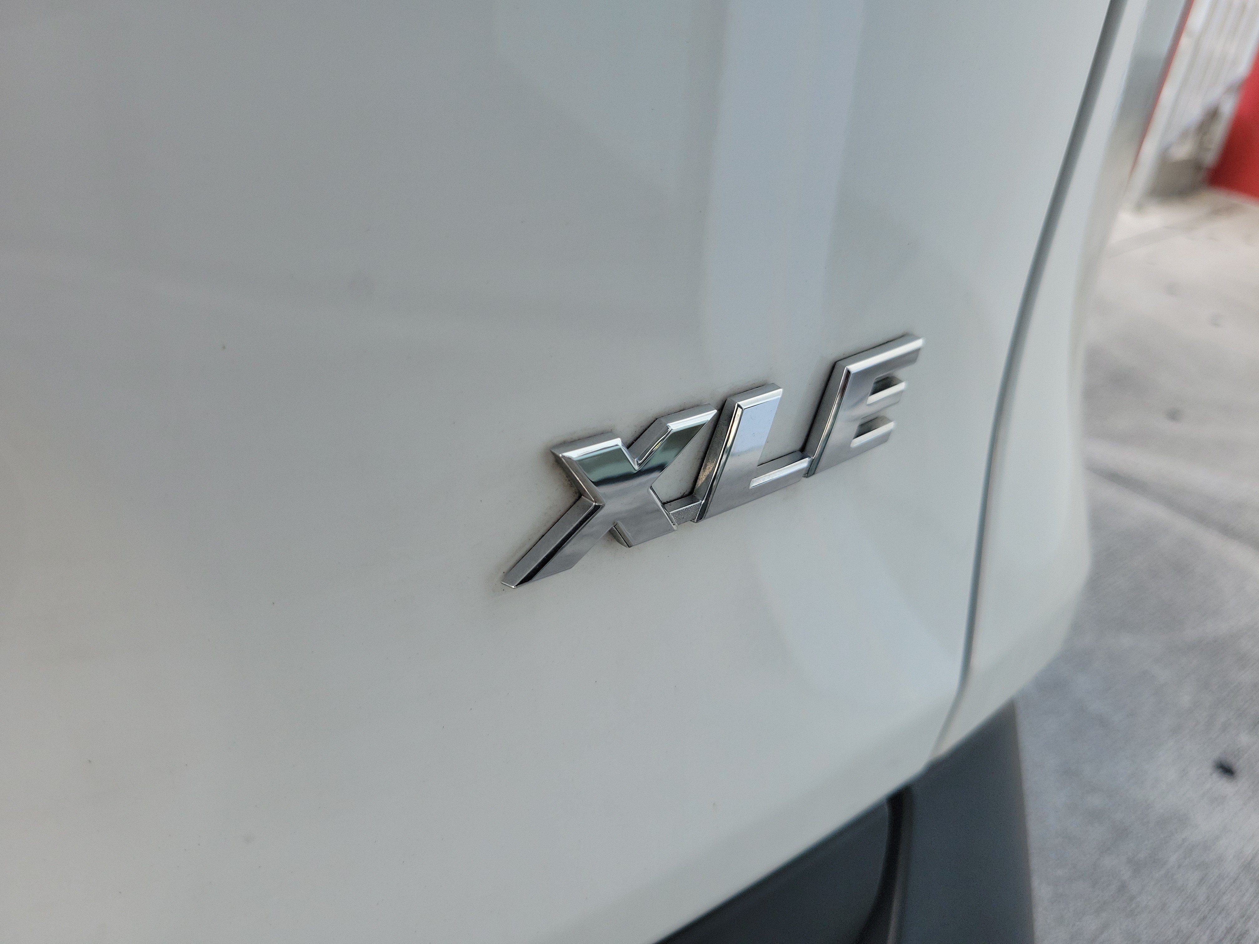 Used 2024 Toyota RAV4 XLE FWD image 9