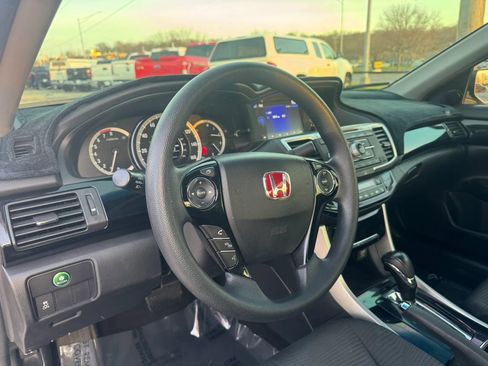 Used 2016 Honda Accord LX image 14