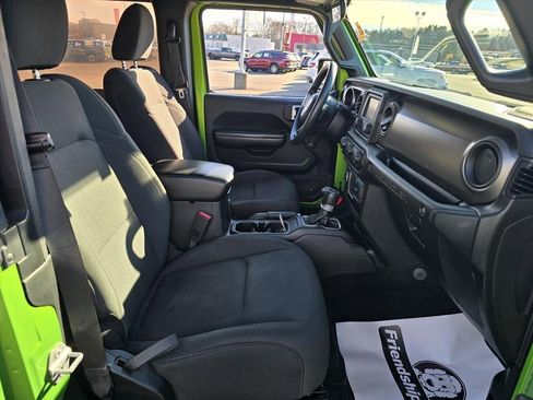 Used 2018 Jeep Wrangler Sport image 13