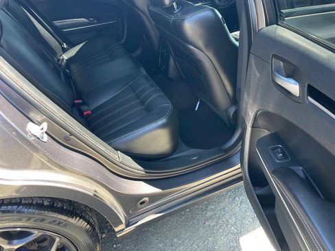 Used 2018 Chrysler 300 S RWD image 13