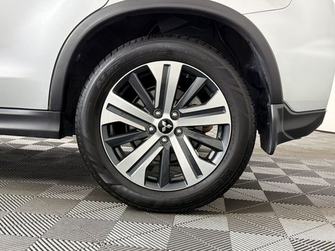 Used 2025 Mitsubishi Outlander Sport ES AWD/4WD image 9