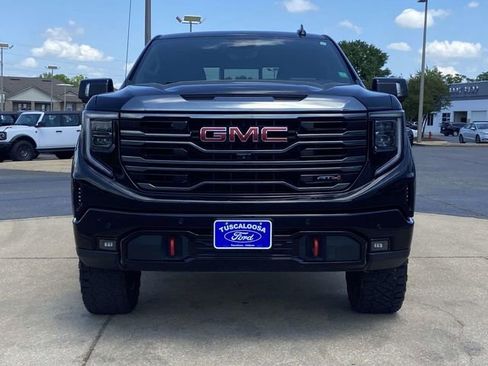 Used 2023 GMC Sierra 1500 AT4 w/ AT4 Premium Package AWD/4WD image 6