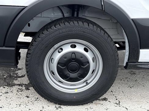 New 2026 Ford Transit 250 148 Medium Roof w/ Load Area Protection Package RWD image 9