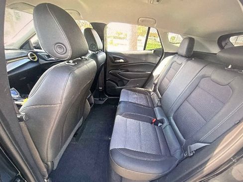 Used 2025 Chevrolet Trax LT FWD image 6