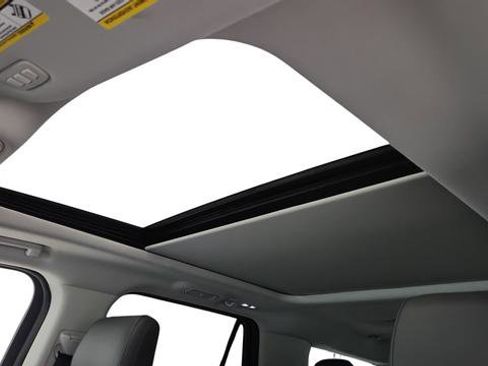 New 2025 Ford Expedition Active image 11