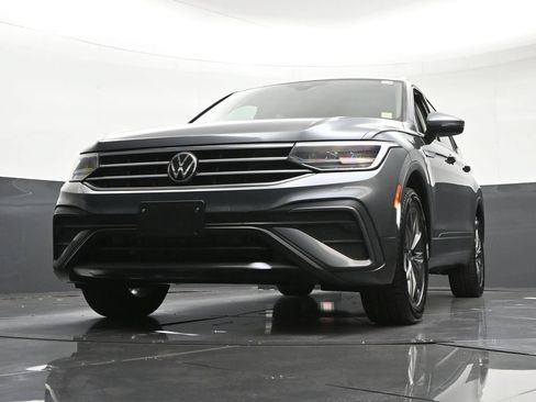 Used 2022 Volkswagen Tiguan SE AWD/4WD image 31