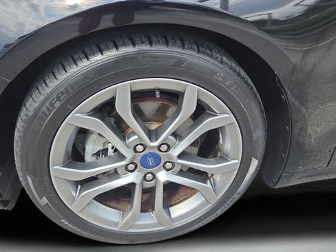 Used 2017 Ford Fusion SE w/ Equipment Group 201A FWD image 38