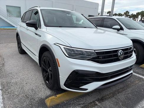 Used 2023 Volkswagen Tiguan SE R-Line FWD image 3