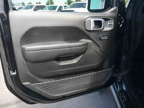 Used 2024 Jeep Wrangler Unlimited Rubicon w/ Technology Group AWD/4WD image 26