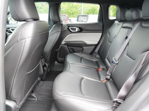Used 2024 Jeep Compass Limited AWD/4WD image 5