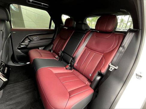 New 2025 Land Rover Range Rover Sport Dynamic SE image 10