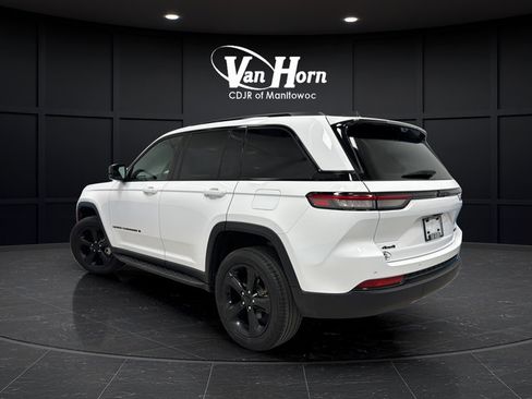 Used 2024 Jeep Grand Cherokee Limited w/ Luxury Tech Group II AWD/4WD image 5