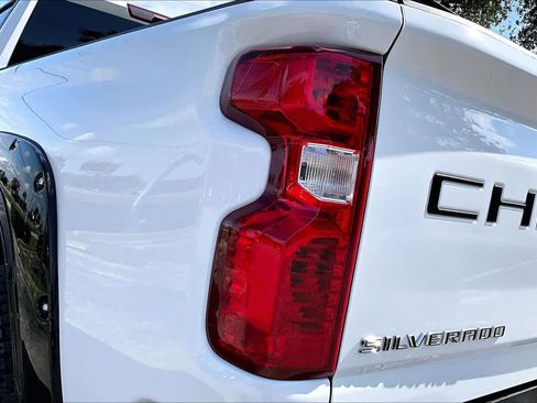 Used 2025 Chevrolet Silverado 2500 LT image 29