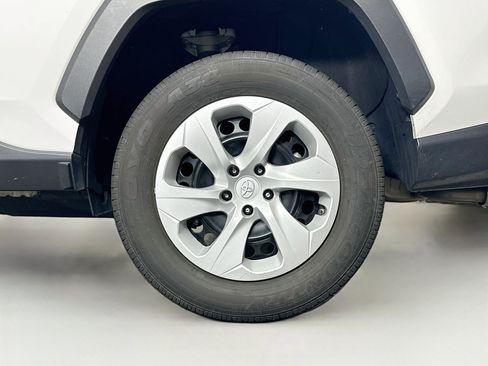 Used 2024 Toyota RAV4 LE FWD image 11