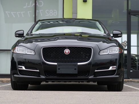 Used 2019 Jaguar XJ R-Sport image 3
