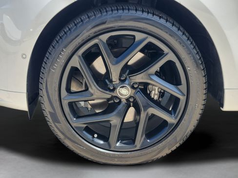Certified 2025 Land Rover Range Rover Sport Dynamic SE AWD/4WD image 32