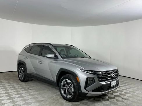Used 2025 Hyundai Tucson SEL AWD/4WD image 3