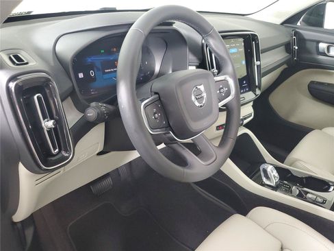 Certified 2026 Volvo XC40 B5 Plus AWD/4WD image 20