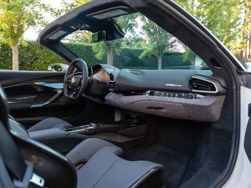 Used 2023 Ferrari 296 GTS RWD image 24