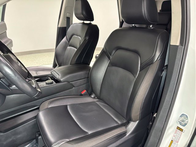 Used 2024 Nissan Pathfinder SL AWD/4WD image 17