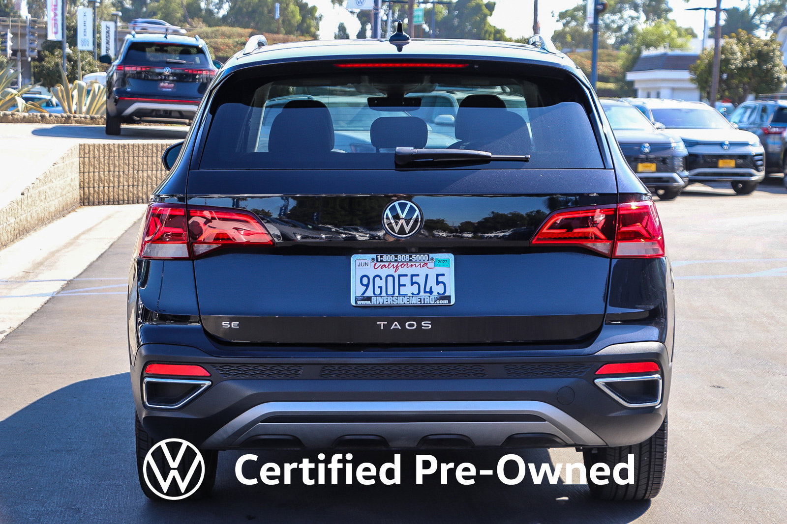 Certified 2023 Volkswagen Taos SE w/ Panoramic Sunroof Package FWD image 8