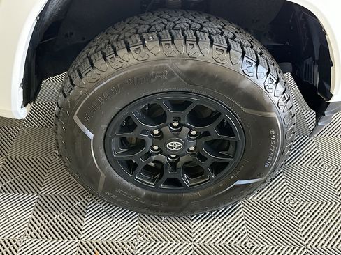 Used 2022 Toyota Tacoma SR5 image 11