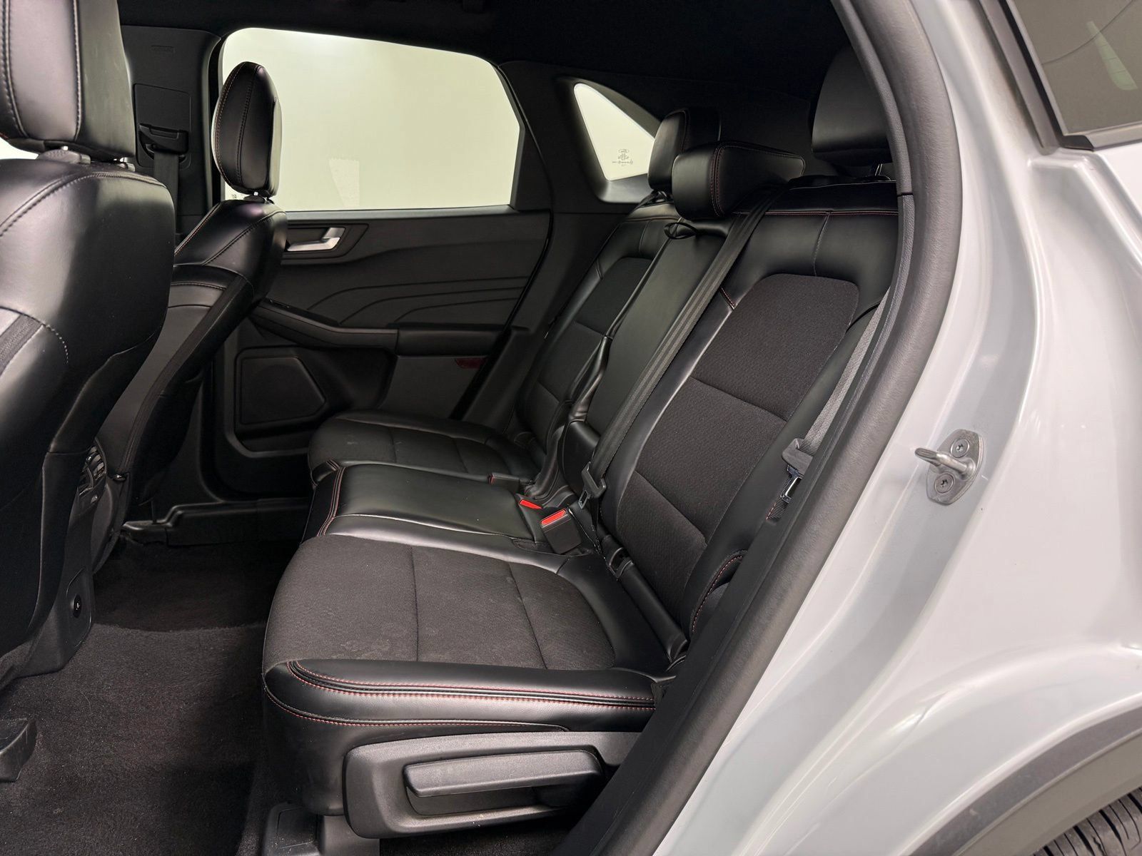 Used 2025 Ford Escape ST-Line Select AWD/4WD image 22