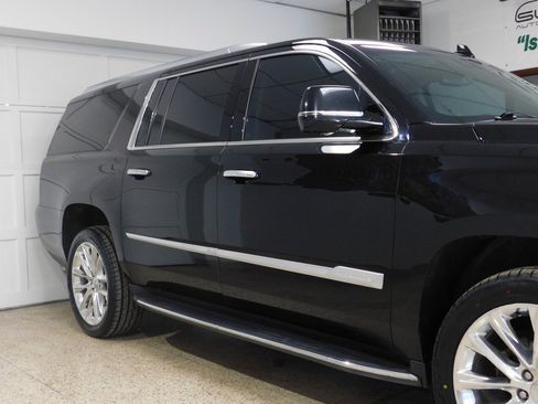 Used 2019 Cadillac Escalade ESV Luxury image 8