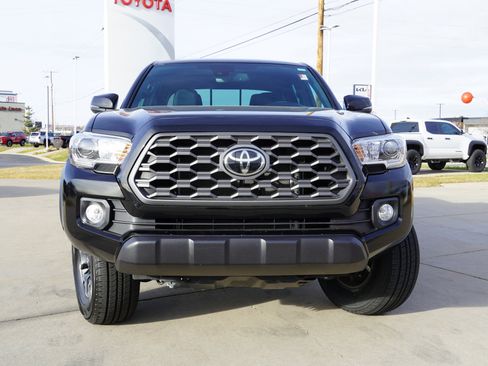 Certified 2023 Toyota Tacoma TRD Off-Road w/ Technology Package image 3