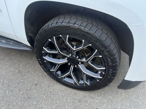 Used 2017 Chevrolet Tahoe LT AWD/4WD image 11