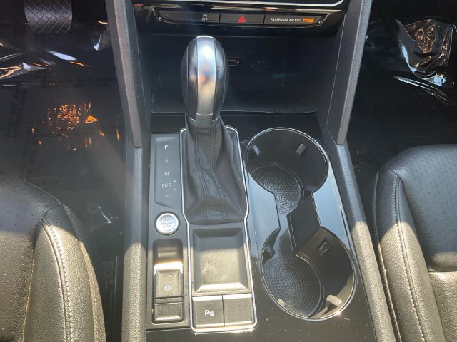 Used 2018 Volkswagen Atlas SEL FWD image 18