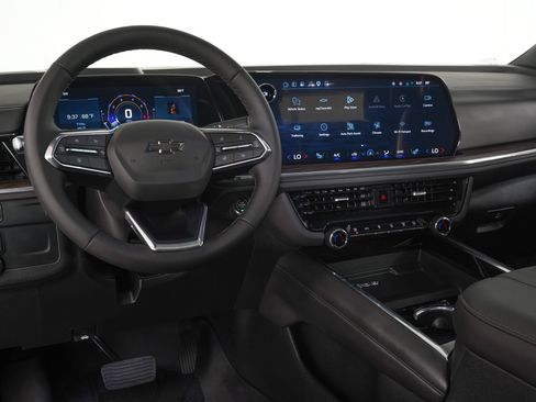 Used 2026 Chevrolet Tahoe Z71 w/ Comfort Package AWD/4WD image 18