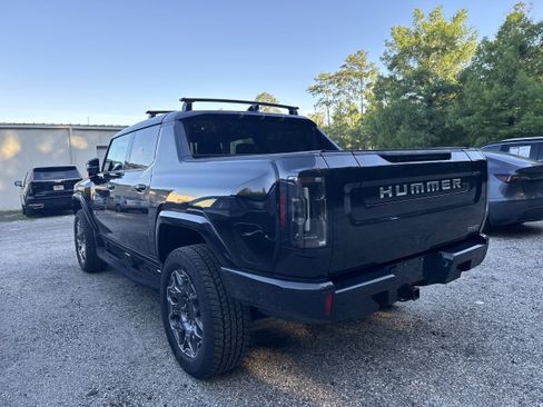 Used 2025 GMC Hummer EV 3X w/ LPO, Roof Cross Rail Package AWD/4WD image 4