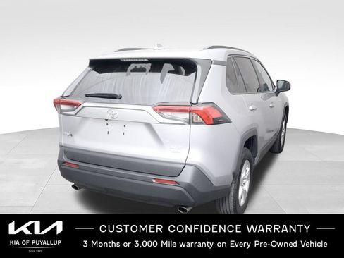 Used 2021 Toyota RAV4 XLE w/ XLE Grade Weather Package AWD/4WD image 5