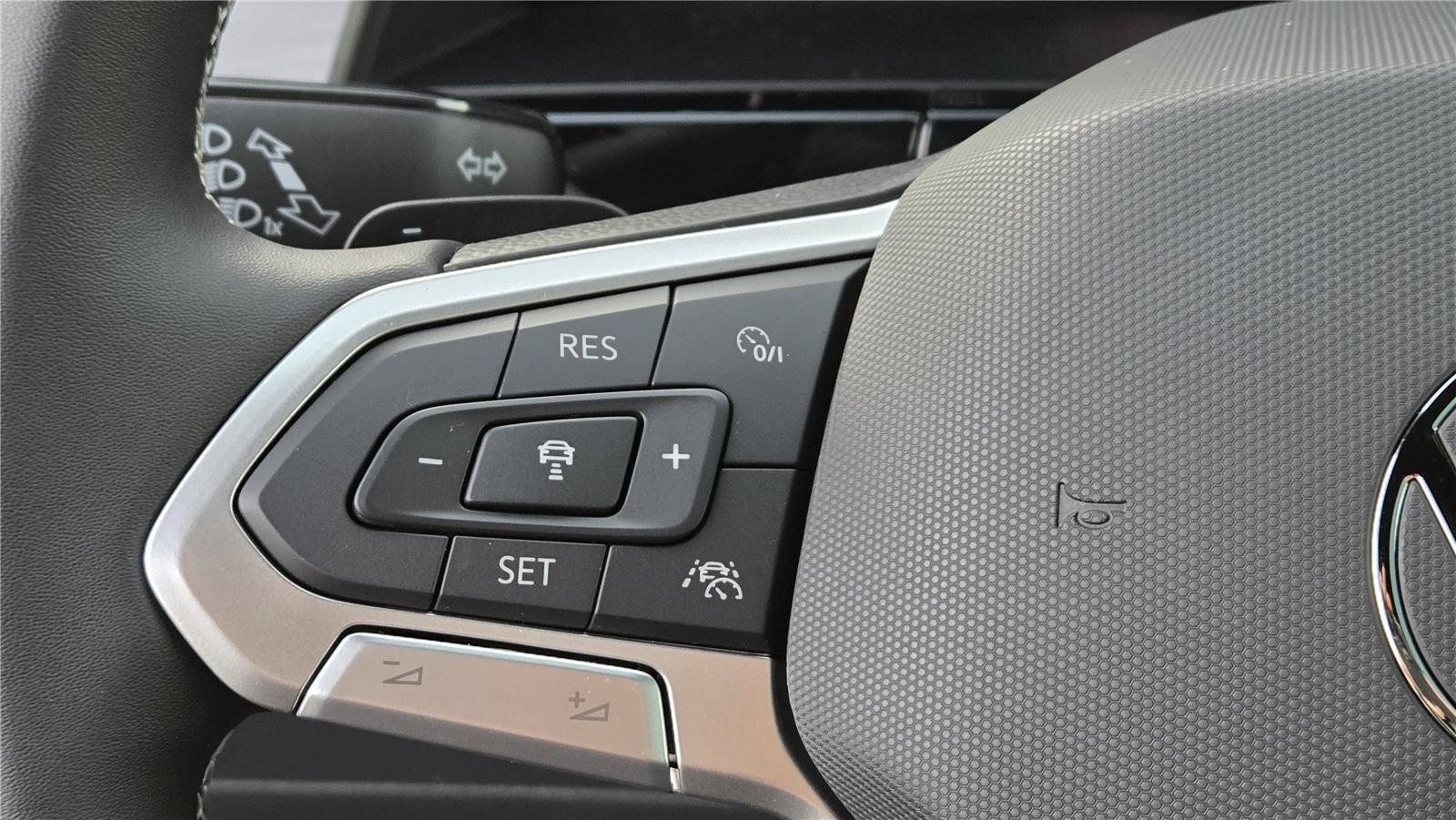 New 2026 Volkswagen Atlas Cross Sport SE AWD/4WD image 18
