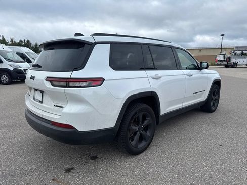 Used 2023 Jeep Grand Cherokee L Limited w/ Black Appearance Package AWD/4WD image 11
