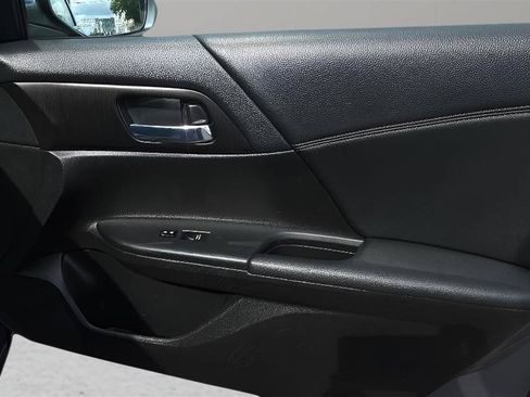 Used 2015 Honda Accord EX image 27
