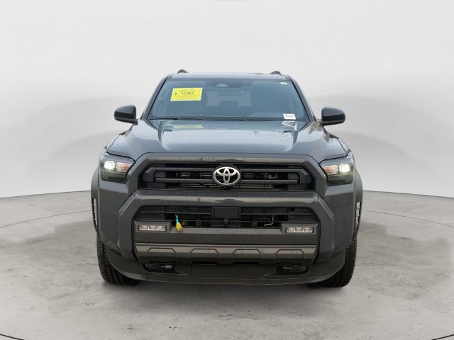 Used 2025 Toyota 4Runner SR5 AWD/4WD image 2
