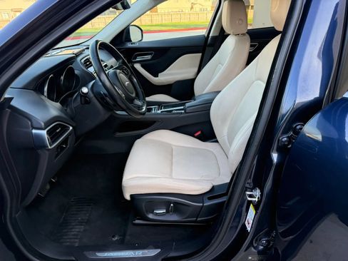 Used 2019 Jaguar F-PACE Premium AWD/4WD image 10