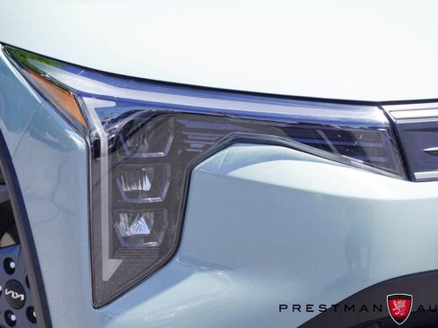 Used 2025 Kia K4 FWD image 12